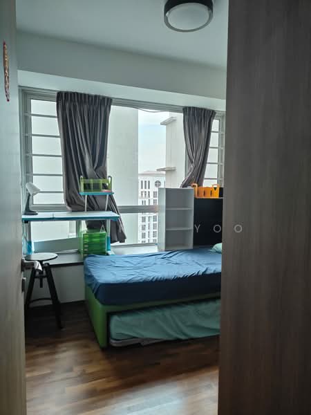 Caspian, 54 Lakeside Drive, 4 Bedrooms, 1,399 sqft, Condominium For Rent, by Sharon Yoo, 500122700 - Bedroom - PropertyGuru.com.sg