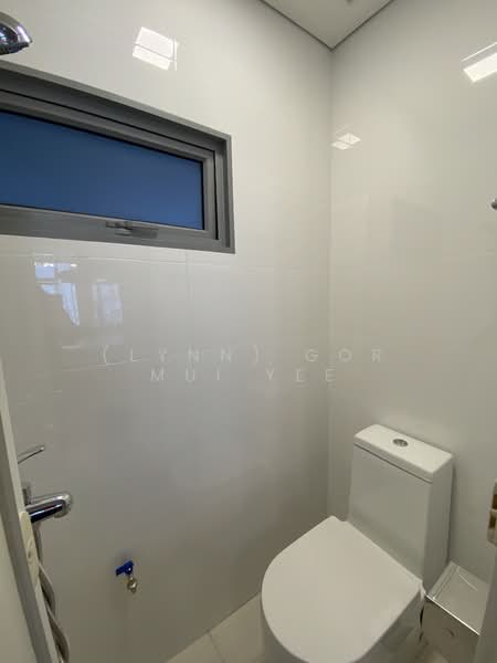 Woodhaven, 71 Woodgrove Avenue, 3 Bedrooms, 1,173 sqft, Condominium For Sale, by (Lynn) Gor Mui Yee, 500122702 - Bathroom - PropertyGuru.com.sg