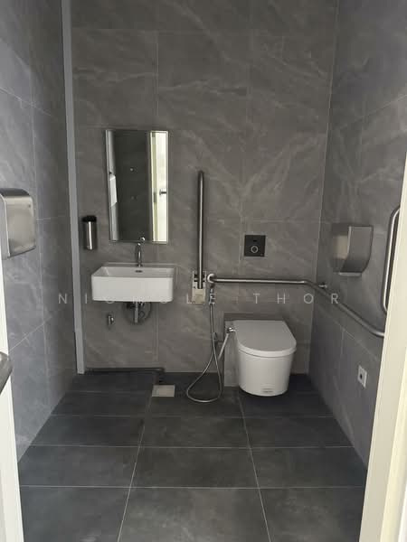 Shophouse at North Canal Road, , 13,472 sqft, Shop / Shophouse For Sale, by Nichole Thor, 500122704 - Bathroom - CommercialGuru.com.sg