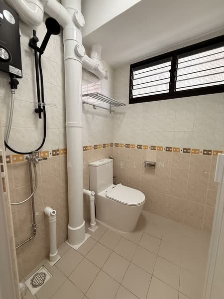 117 Bedok North Road, 117 Bedok North Road, 2 Bedrooms, 947 sqft, HDB Flat For Rent, by TAY HELEN, 500122708 - Bathroom - PropertyGuru.com.sg