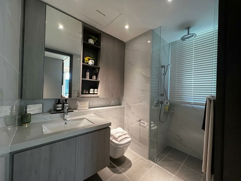 The LakeGarden Residences, 80 Yuan Ching Road, 4 Bedrooms, 1,238 sqft, Condominium For Sale, by Hannah Neo, 500122715 - Bathroom - PropertyGuru.com.sg