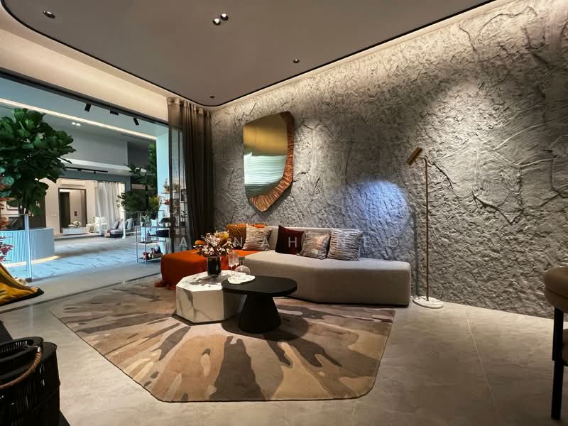 The LakeGarden Residences, 80 Yuan Ching Road, 4 Bedrooms, 1,238 sqft, Condominium For Sale, by Hannah Neo, 500122715 - Living Room - PropertyGuru.com.sg