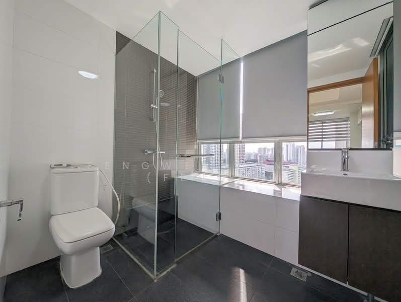 The Parc Condominium, 11 West Coast Walk, 2 Bedrooms, 980 sqft, Condominium For Sale, by Fengwen Kong (Feng), 500122721 - Common Bathroom - PropertyGuru.com.sg