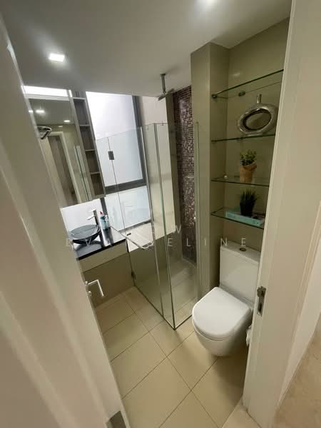 Angullia Park Residences @ Orchard, , 3 Bedrooms, 1,001 sqft, Apartment For Sale, by Low Evangeline, 500122732 - Bathroom - PropertyGuru.com.sg