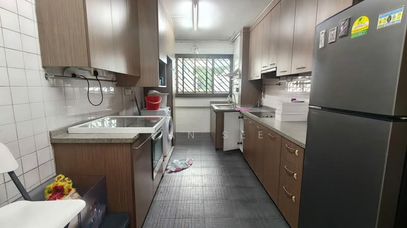 350 Bukit Batok Street 34, 350 Bukit Batok Street 34, 3 Bedrooms, 904 sqft, HDB Flat For Rent, by Sean See, 500122737 - Kitchen - PropertyGuru.com.sg