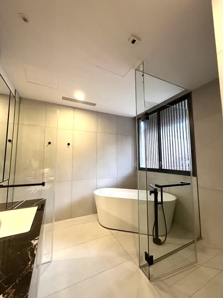 Detached House University Road, University Road, 6 Bedrooms, 11,600 sqft, Detached House For Sale, by Mike Chen, 500122745 - Bathroom - PropertyGuru.com.sg