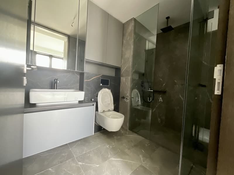 Irwell Hill Residences, 6 Irwell Hill, 2 Bedrooms, 667 sqft, Condominium For Sale, by Brett Chua, 500122753 - Bathroom - PropertyGuru.com.sg