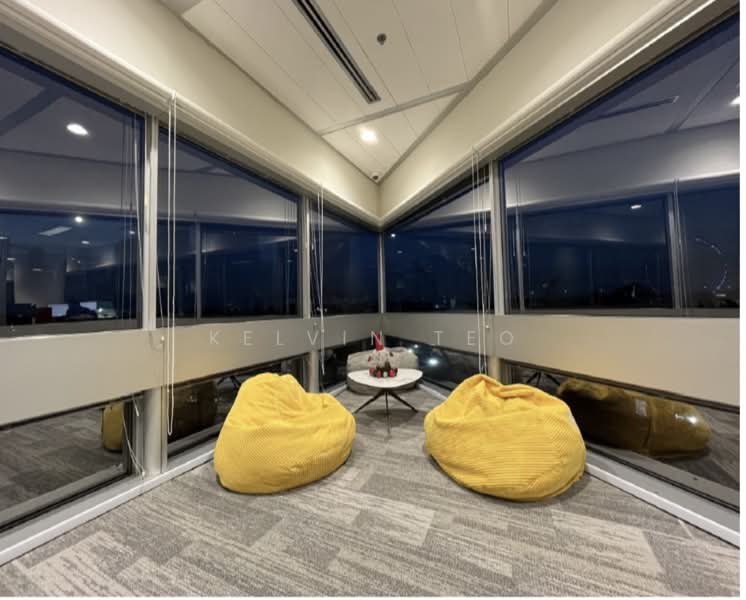 Bugis, Good Layout Fitted Office, , 4,527 sqft, Office For Rent, by Kelvin Teo, 500122769 - Living Room - CommercialGuru.com.sg