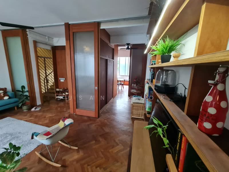 Quirky Designer Tiong Bahru, Tiong Bahru Road Conservation House, 2 Bedrooms, 1,050 sqft, Conservation House For Rent, by Susan Prior, 500122779 - PropertyGuru.com.sg