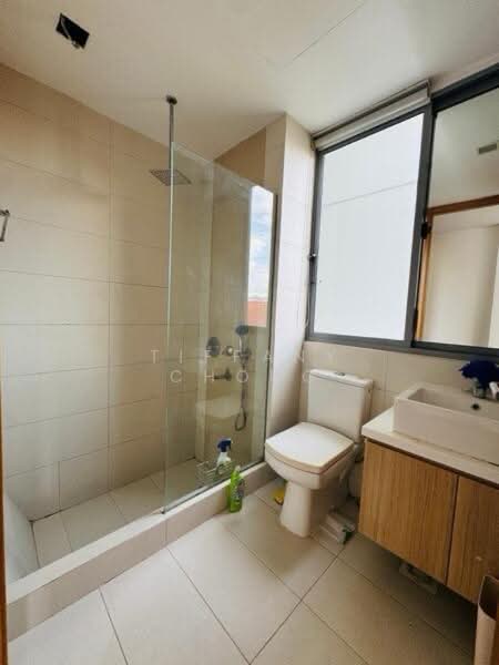 Beacon Heights, 8 Mar Thoma Road, 3 Bedrooms, 893 sqft, Condominium For Sale, by Tiffany Chong, 500122781 - Mstr Bathroom - Beacon Heights for sale - PropertyGuru.com.sg