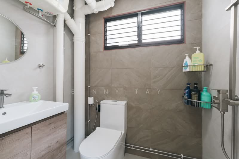 839 Tampines Street 83, 839 Tampines Street 83, 3 Bedrooms, 84 sqft, HDB Flat For Sale, by Benny Tay, 500122784 - Bathroom - PropertyGuru.com.sg