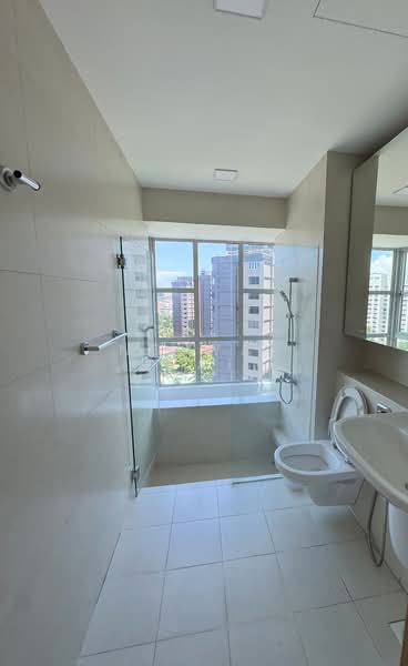 Starville, 68 Lengkong Tiga, 3 Bedrooms, 1,216 sqft, Condominium For Rent, by Ng Wai Wai, 500122787 - Master Bathroom - PropertyGuru.com.sg