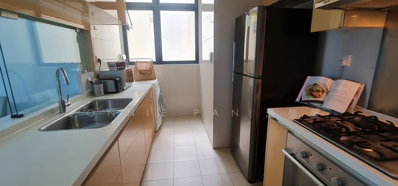 City Square Residences, 2 Kitchener Link, 2 Bedrooms, 840 sqft, Condominium For Rent, by Connie Pan 潘瑩瑩, 500122797 - Kitchen - PropertyGuru.com.sg