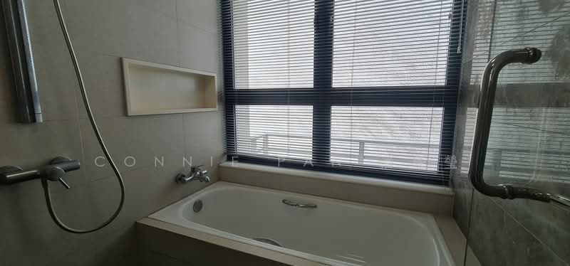 City Square Residences, 2 Kitchener Link, 2 Bedrooms, 840 sqft, Condominium For Rent, by Connie Pan 潘瑩瑩, 500122797 - Bathroom - PropertyGuru.com.sg