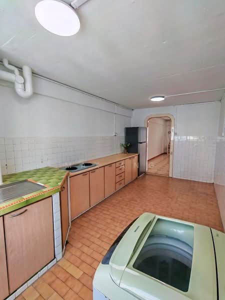 701 Yishun Avenue 5, 701 Yishun Avenue 5, 2 Bedrooms, 721 sqft, HDB Flat For Rent, by Max Ang, 500122798 - Kitchen - PropertyGuru.com.sg