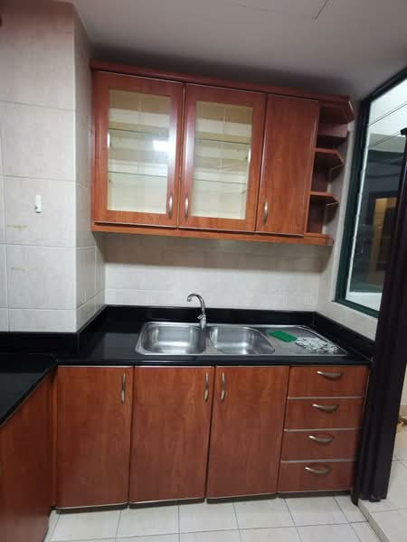 The Bencoolen, 180 Bencoolen Street, 2 Bedrooms, 829 sqft, Apartment For Sale, by Judy Hu 胡艳, 500122807 - Kitchen - PropertyGuru.com.sg