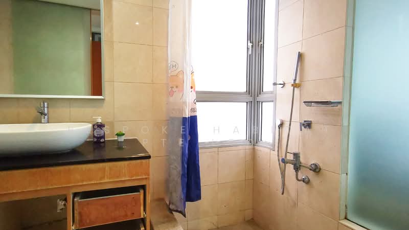 The Lakeshore, 31 Jurong West Street 41, Room Rental, 100 sqft, Condominium For Rent, by Bespoke Habitat Pte Ltd, 500122818 - 09-10 MBR5 Bathroom - PropertyGuru.com.sg