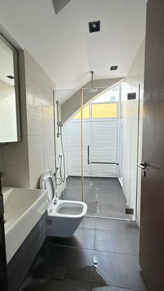 Aura 83, 83 Duku Road, 4 Bedrooms, 1,593 sqft, Condominium For Sale, by Chris Huang, 500122848 - Bathroom - PropertyGuru.com.sg