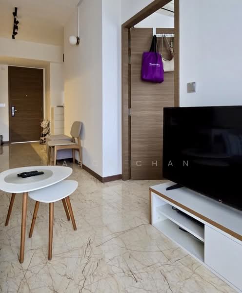 Queens Peak, 1 Dundee Road, 2 Bedrooms, 484 sqft, Condominium For Sale, by Jason Chan, 500122857 - Living Room - PropertyGuru.com.sg