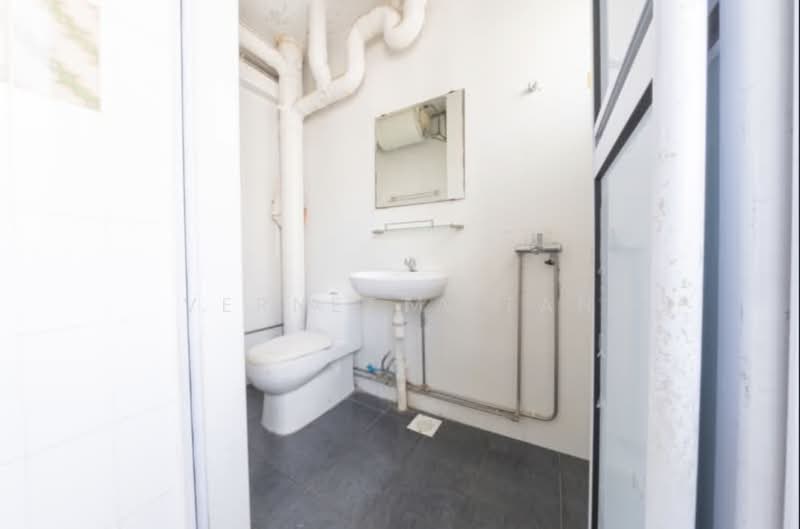 470 Pasir Ris Drive 6, 470 Pasir Ris Drive 6, 3 Bedrooms, 1,109 sqft, HDB Flat For Sale, by Vernetta Tan, 500122861 - Bathroom - PropertyGuru.com.sg