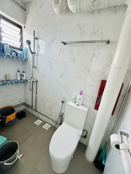401 Serangoon Avenue 1, 401 Serangoon Avenue 1, 3 Bedrooms, 1,130 sqft, HDB Flat For Sale, by Lim Kah Seng, 500122864 - Bathroom - PropertyGuru.com.sg