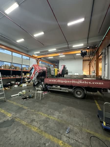 West Connect Building, 10 Buroh Street, 2,822 sqft, Factory / Workshop (B2) For Sale, by Stacy Lam, 500122869 - CommercialGuru.com.sg