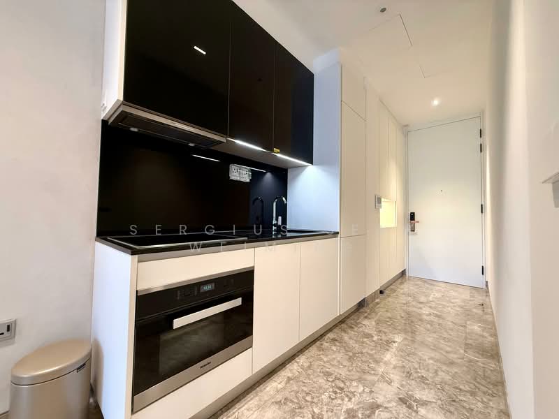 Martin Modern, 10 Martin Place, 2 Bedrooms, 764 sqft, Apartment For Sale, by Sergius Seah Weiming, 500122878 - Kitchen  - PropertyGuru.com.sg