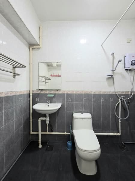 306A Anchorvale Link, 306A Anchorvale Link, 3 Bedrooms, 969 sqft, HDB Flat For Sale, by Cynthia Chan, 500122890 - Bathroom - PropertyGuru.com.sg