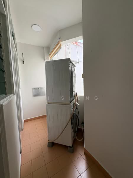 Le Wood, 21 Hindhede Drive, 3 Bedrooms, 1,270 sqft, Condominium For Rent, by Zhi Sheng, 500122905 - Balcony - PropertyGuru.com.sg