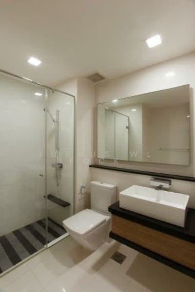 Marina Bay Residences, 18 Marina Boulevard, 3 Bedrooms, 2,368 sqft, Condominium For Rent, by Julius WL Fock, 500122907 - Bathroom - PropertyGuru.com.sg