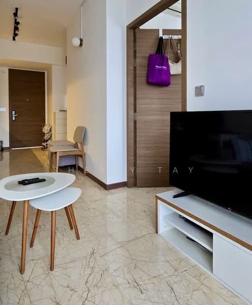 Queens Peak, 1 Dundee Road, 1 Bedroom, 484 sqft, Condominium For Sale, by Sherry Tay, 500122910 - Living Room - PropertyGuru.com.sg