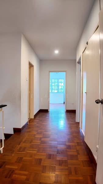 Sunset Way, , 5 Bedrooms, 3,500 sqft, Detached House For Sale, by Elaine Tan, 500122911 - Corridor - PropertyGuru.com.sg