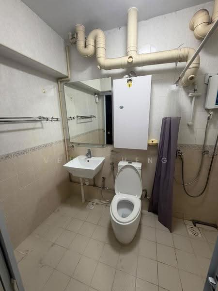 687D Choa Chu Kang Drive, 687D Choa Chu Kang Drive, Dairy Farm / Bukit Panjang / Choa Chu Kang, 3 Bedrooms, 1,184 sqft, HDB Flat For Sale, by Veron Heng, 500122913 - Bathroom - PropertyGuru.com.sg