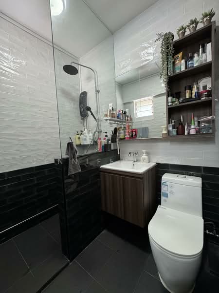 611 Yishun Street 61, 611 Yishun Street 61, 4 Bedrooms, 1,572 sqft, HDB Flat For Sale, by Jennifer Low, 500122917 - Bathroom - PropertyGuru.com.sg