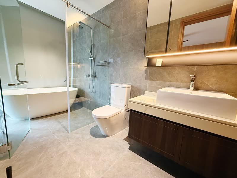 Jalan Jarak, Jalan Jarak, 6 Bedrooms, 5,255 sqft, Semi-Detached House For Sale, by Arnold Wee, 500122921 - Bathroom - PropertyGuru.com.sg