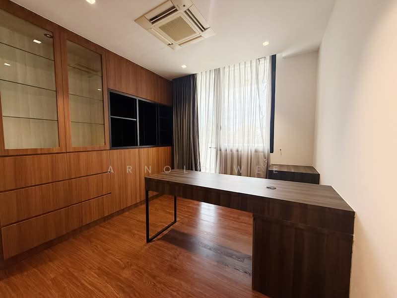 Jalan Jarak, Jalan Jarak, 6 Bedrooms, 5,255 sqft, Semi-Detached House For Sale, by Arnold Wee, 500122921 - Study - PropertyGuru.com.sg
