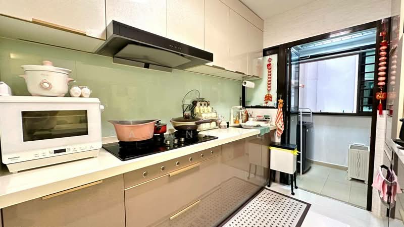 996B Buangkok Crescent, 996B Buangkok Crescent, 3 Bedrooms, 990 sqft, HDB Flat For Sale, by Rayant Yeo, 500122943 - Kitchen - PropertyGuru.com.sg