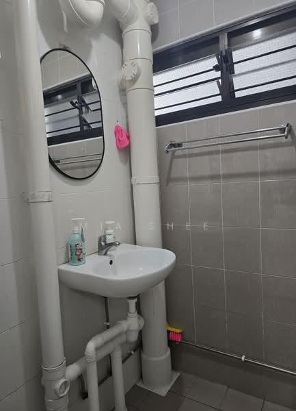 503 Bedok North Street 3, 503 Bedok North Street 3, 2 Bedrooms, 635 sqft, HDB Flat For Sale, by Mia Shee, 500122953 - Bathroom - PropertyGuru.com.sg