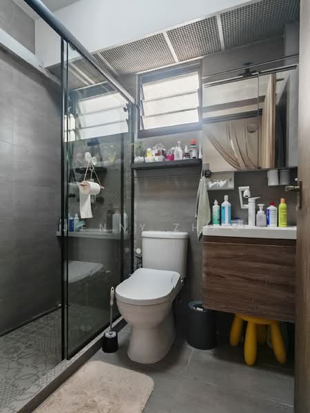 32 Ghim Moh Link, 32 Ghim Moh Link, 3 Bedrooms, 1,001 sqft, HDB Flat For Sale, by Jenny Zhao, 500122956 - Bathroom - PropertyGuru.com.sg