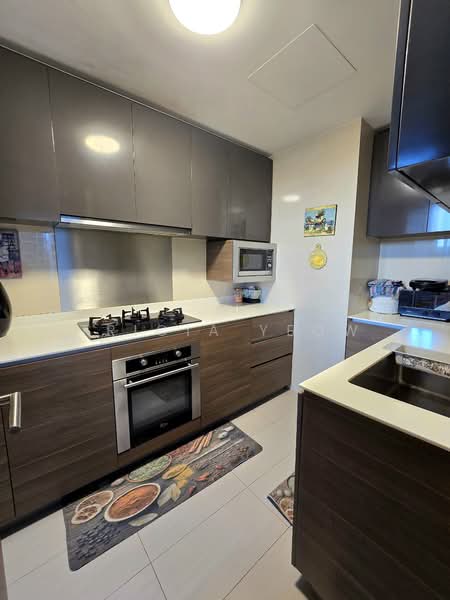 Foresque Residences, 107 Petir Road, 4 Bedrooms, 1,238 sqft, Condominium For Sale, by Tricia Yeow, 500122964 - Kitchen - PropertyGuru.com.sg