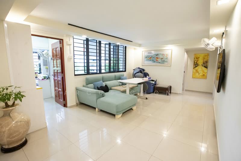 666 Yishun Avenue 4, 666 Yishun Avenue 4, 6 Bedrooms, 1,916 sqft, HDB Flat For Sale, by Marcus Chong, 500122966 - Living Room - PropertyGuru.com.sg