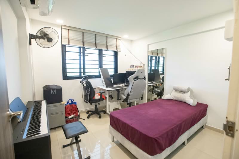 666 Yishun Avenue 4, 666 Yishun Avenue 4, 6 Bedrooms, 1,916 sqft, HDB Flat For Sale, by Marcus Chong, 500122966 - Bedroom 6 - PropertyGuru.com.sg