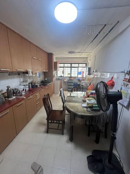560 Ang Mo Kio Avenue 10, 560 Ang Mo Kio Avenue 10, Room Rental, 150 sqft, HDB Flat For Rent, by Albert Wong, 500122969 - Kitchen - PropertyGuru.com.sg