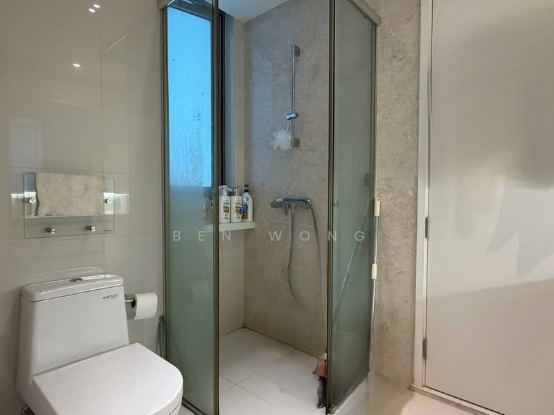 Sky Habitat, 7 Bishan Street 15, 2 Bedrooms, 710 sqft, Condominium For Sale, by Ben Wong, 500122973 - Bathroom - PropertyGuru.com.sg