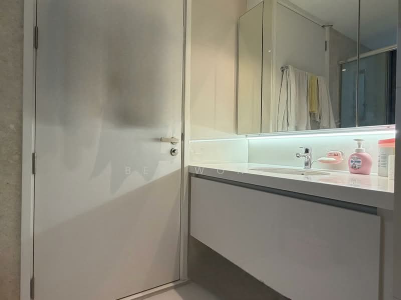 Sky Habitat, 7 Bishan Street 15, 2 Bedrooms, 710 sqft, Condominium For Sale, by Ben Wong, 500122973 - Bathroom - PropertyGuru.com.sg