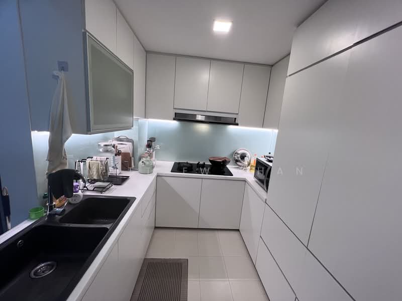 High Oak Condo, 11 Toh Tuck Road, 3 Bedrooms, 1,668 sqft, Condominium For Sale, by Matthew Chan, 500122975 - Kitchen - PropertyGuru.com.sg
