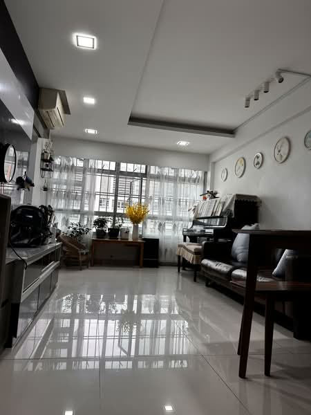 28 Ghim Moh Link, 28 Ghim Moh Link, 3 Bedrooms, 990 sqft, HDB Flat For Sale, by Cai Ju, 500122988 - Living Room - PropertyGuru.com.sg