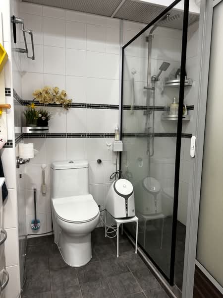 28 Ghim Moh Link, 28 Ghim Moh Link, 3 Bedrooms, 990 sqft, HDB Flat For Sale, by Cai Ju, 500122988 - Bathroom - PropertyGuru.com.sg