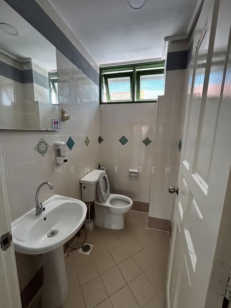 Joo Chiat Road, Joo Chiat Road, 1,000 sqft, Shop / Shophouse For Rent, by Wenqi Teh, 500122996 - Bathroom - CommercialGuru.com.sg