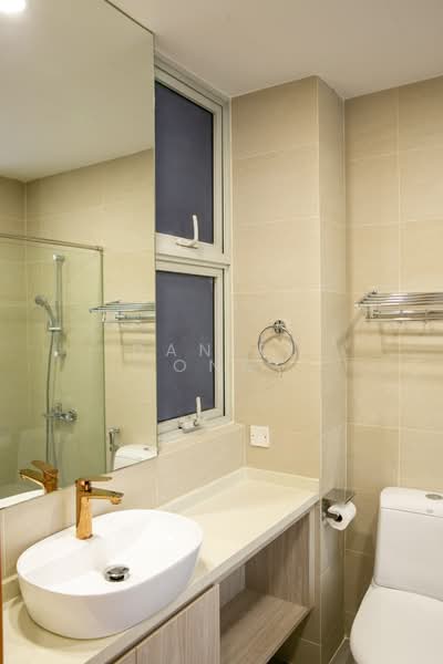 Visioncrest, 37 Oxley Rise, 2 Bedrooms, 969 sqft, Condominium For Sale, by Daniel Ong, 500122999 - Bathroom - PropertyGuru.com.sg